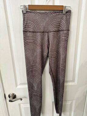 Beyond Yoga Lux Etched Fans High Waisted Leggings, M